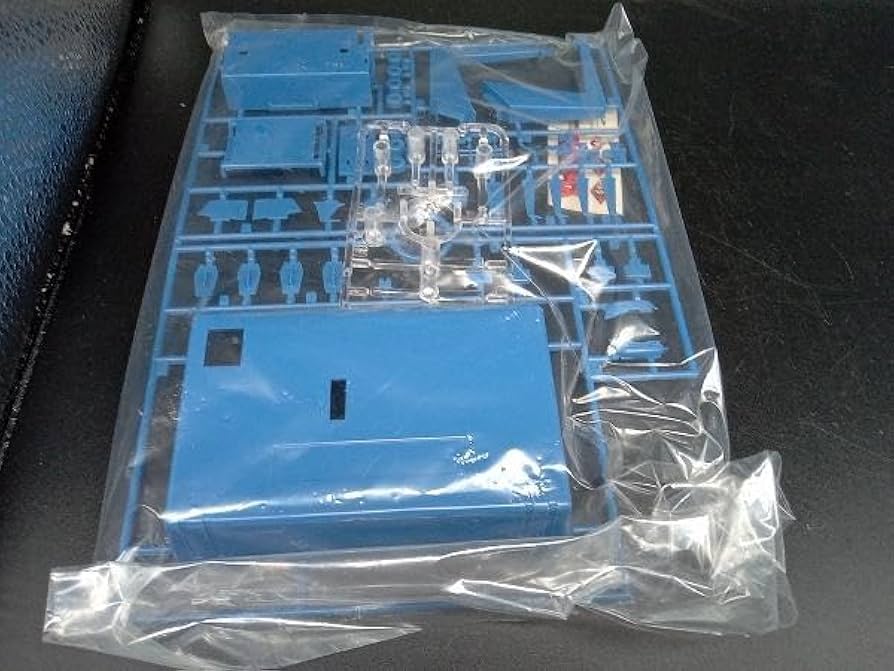 1/1600 クイーン　エメラルダス　（テレビアニメーション　わが青春のアルカディア　無限軌道ＳＳＸより）　絶版 khxv5rg Amazon.co.jp: 1/1600 クイーン エメラルダス （テレビ